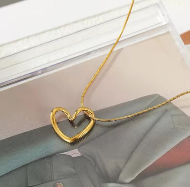Lyra necklace