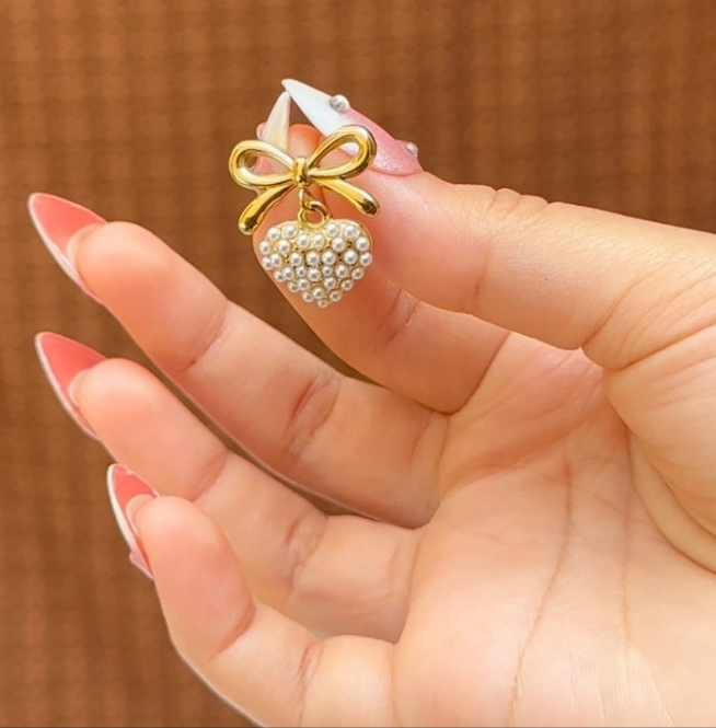 Flutter studs