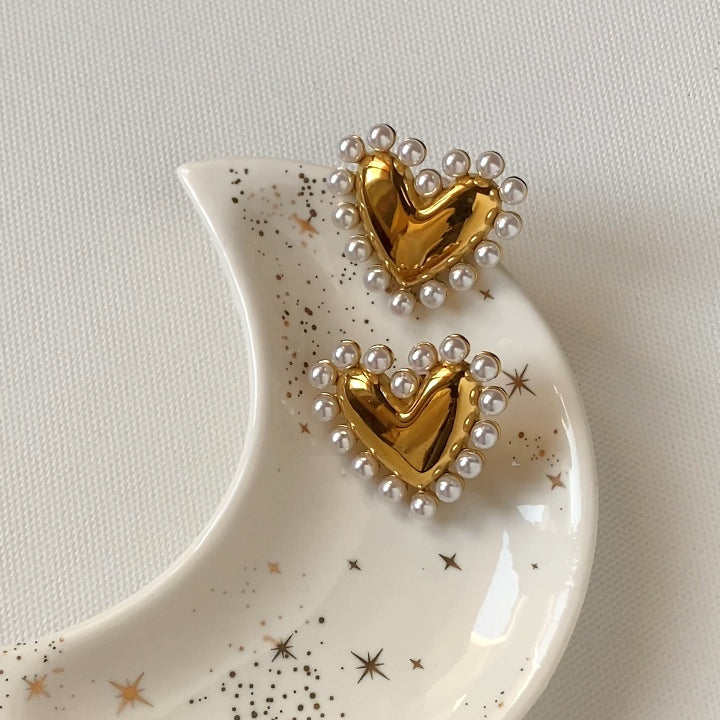 pearls heart studs