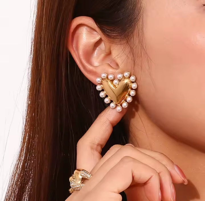 pearls heart studs