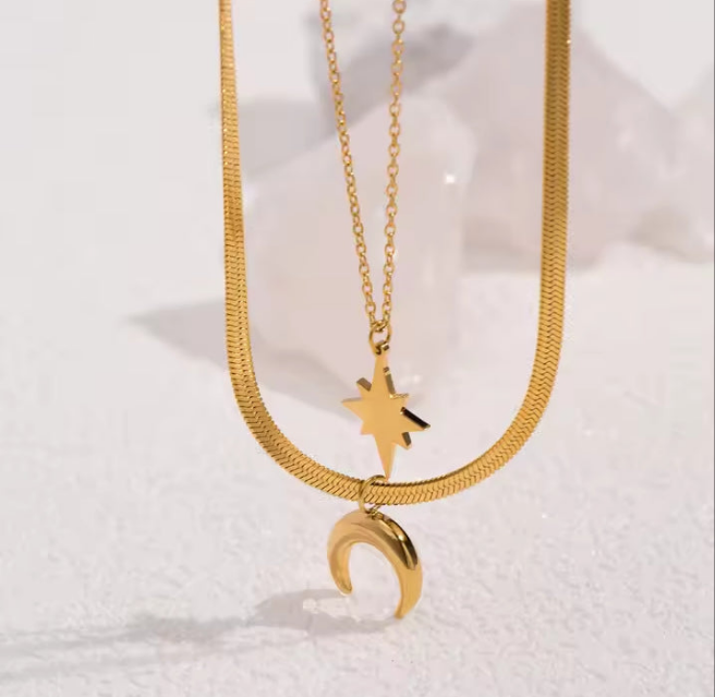 Lily layered pendent